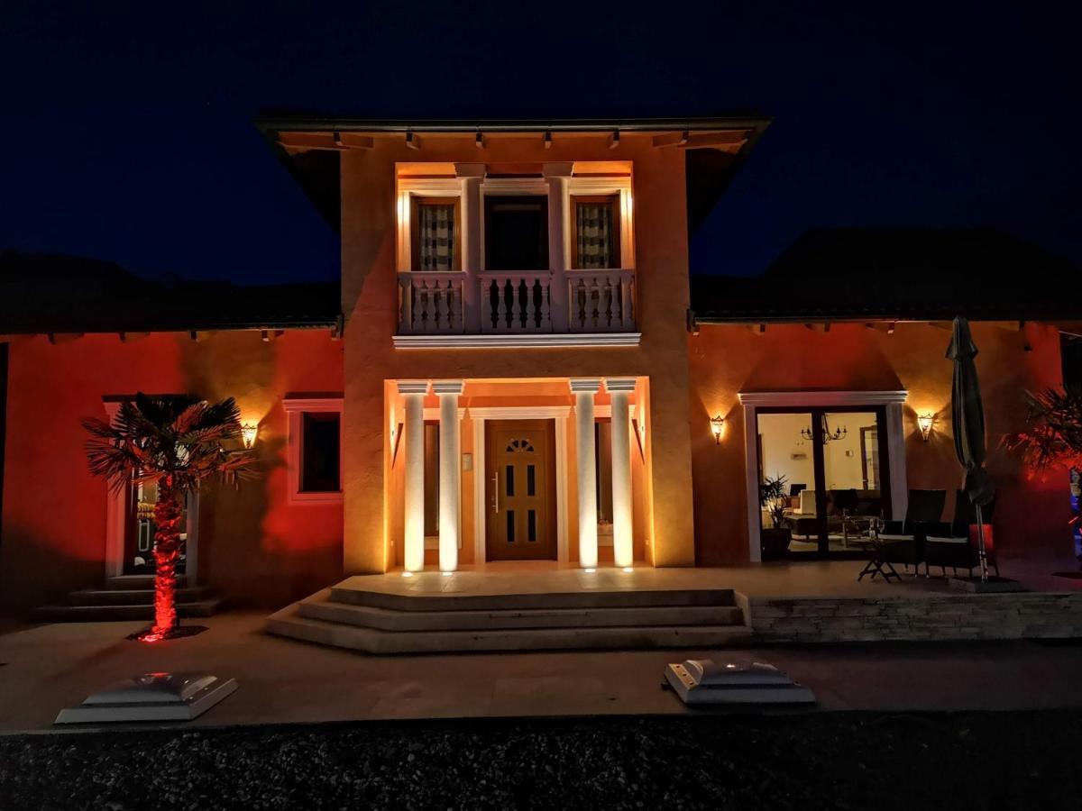 Villa Toscana Steyr Bagian luar foto